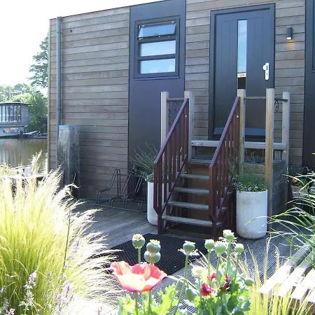 Watervilla-albertje Bed and breakfast *