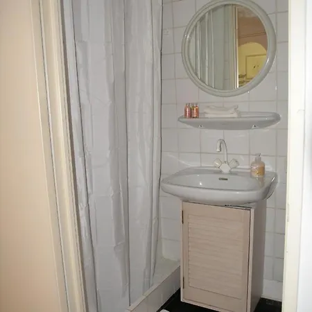 Singel 100 Bed & Breakfast *