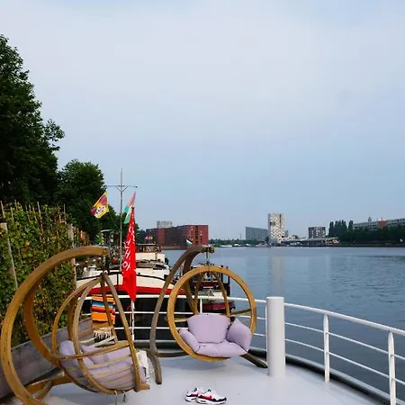 Stunning Boat With A View Botel Amsterdam