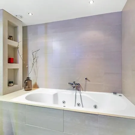 Apartamento 170m2 With Jacuzzi & Steam Bath In Center Of *