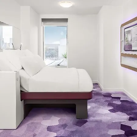 ホテル Yotel 4*