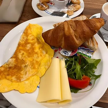 This HoTel 旅馆