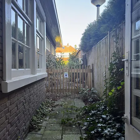 Daire In Former Bathhouse. Free Parking *