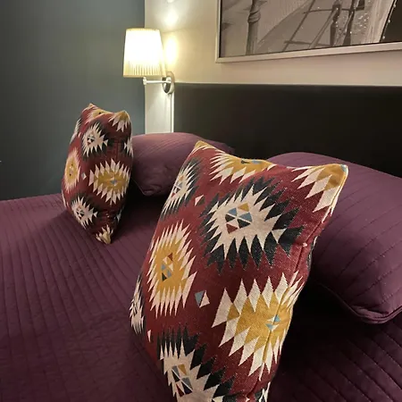 בית הארחה Artist House 3*