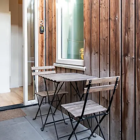 North With Patio For 2 아파트