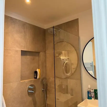Fully Renovated Two Bedroom In The Centre Of