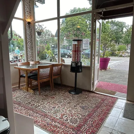 伊希斯酒店