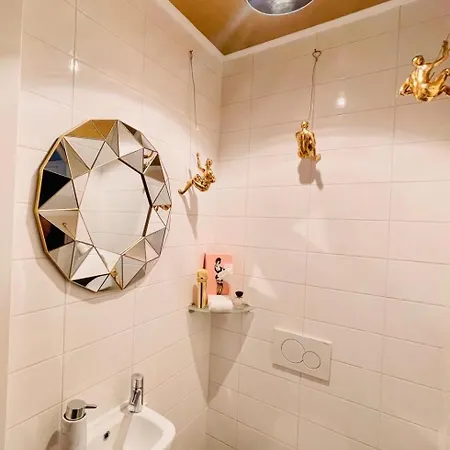 Apartmán Luxury Center With Canal View 1 Kingsize Bed And 1 Sleeping Sofa