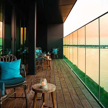 Four Elements Hotel 4*