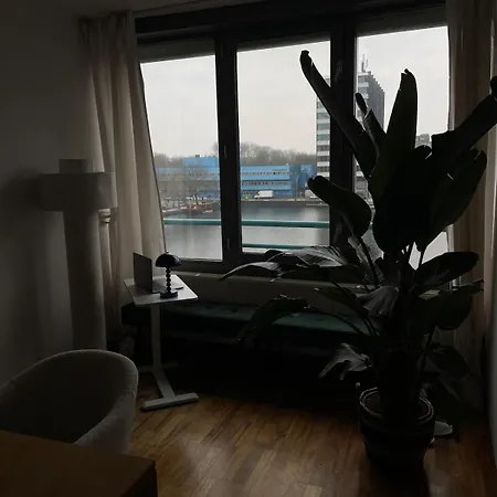 Lägenhet Large West With Balcony