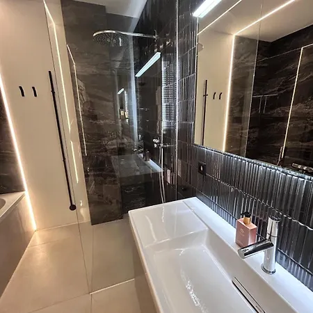 Luxurious At Rai -4p شقة *