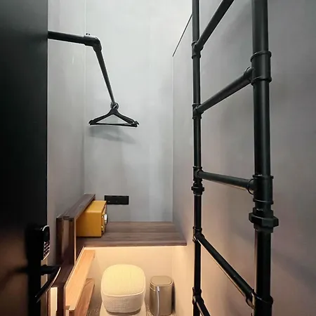 The Hyve Capsule * Amsterdam
