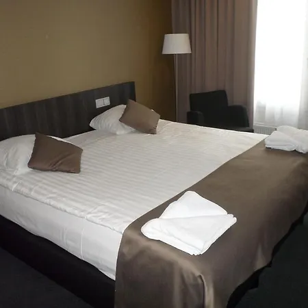 Parkview Hotel 3*
