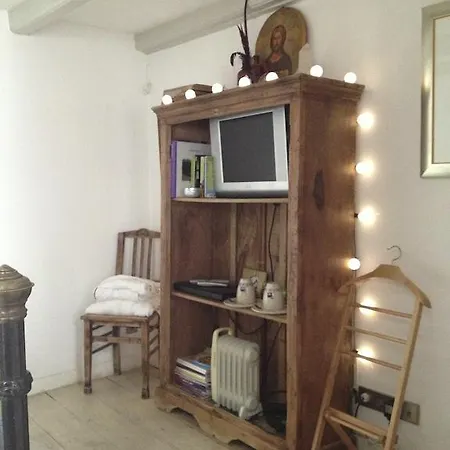 The Blue Sheep Bed & Breakfast 3*