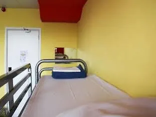 بيت شباب ذا فلاينغ بيغ أبتاون *