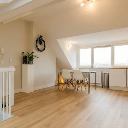 アパート Beautiful Penthouse Near Rai And Centre