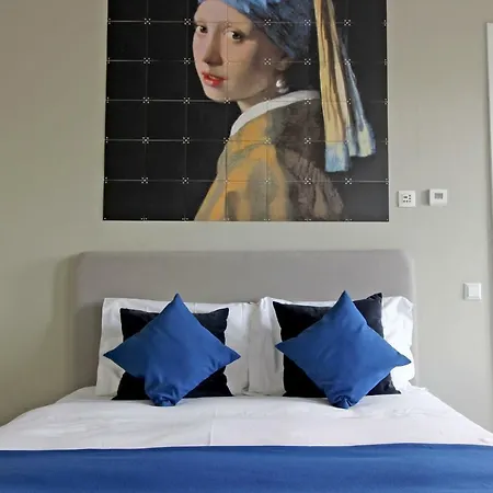 Hotel North, Near Adam Tower