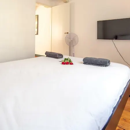 Spacious Central City With Big Private Sundeck! Amsterdam