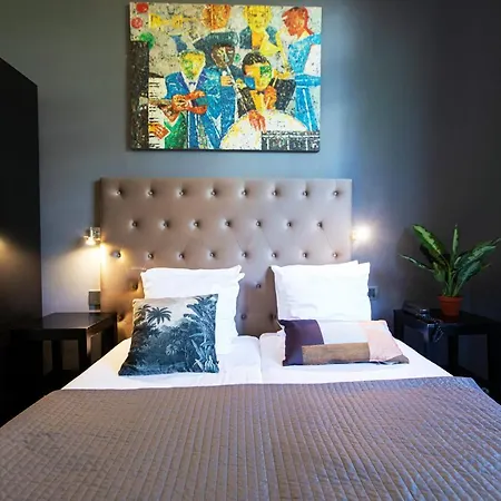 Quentin England 2* Amsterdam