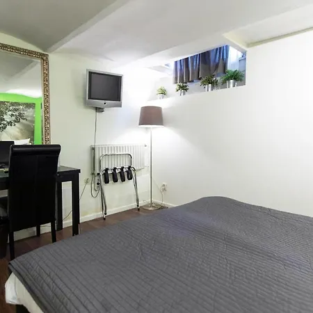 Quentin England Hotel