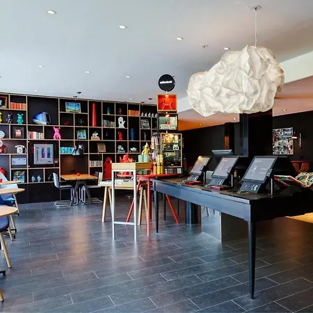 Hotel Citizenm South 4*