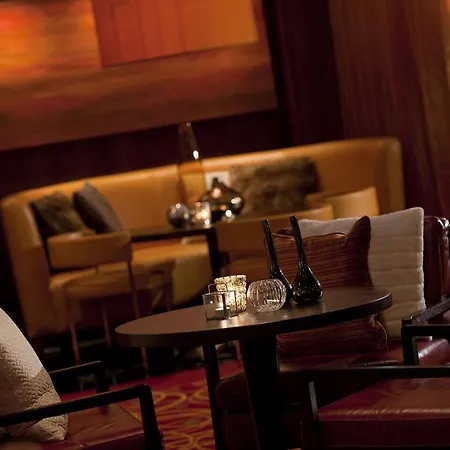 Renaissance Hotel 5*