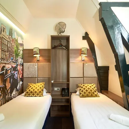The Townhouse מלון