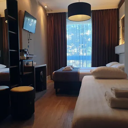 Mosaic Centre Hotel 3*