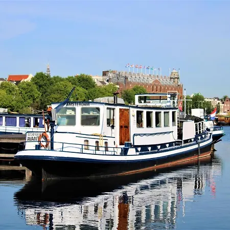 Passengership Avanti Botel 2*