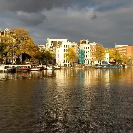 Rembrandt Square Boat Ámsterdam