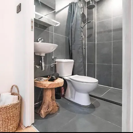 Appartement Amazing Beb 2 Min From Station *