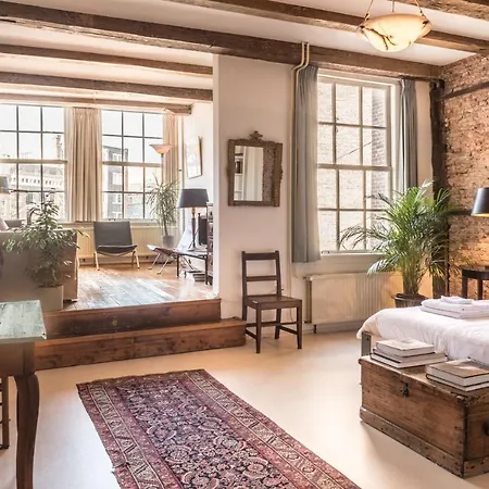게스트하우스 Classy 17th C Canalhouse