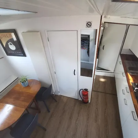 Apartment Waterloo Square River Vieuw Houseboat *