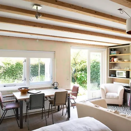 Family House 2* أمستردام