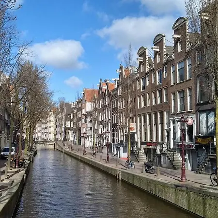 Rembrandt Square Boat Hotel en barco *