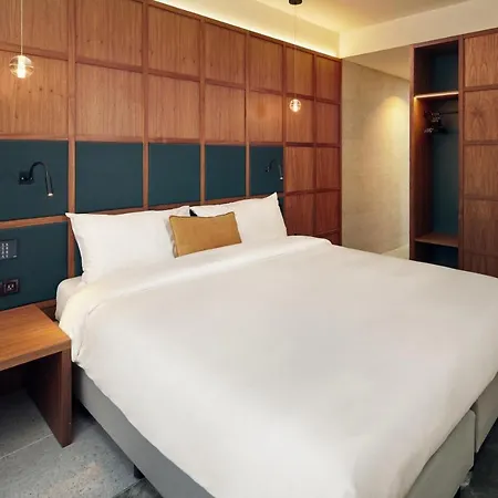 Met Hotel