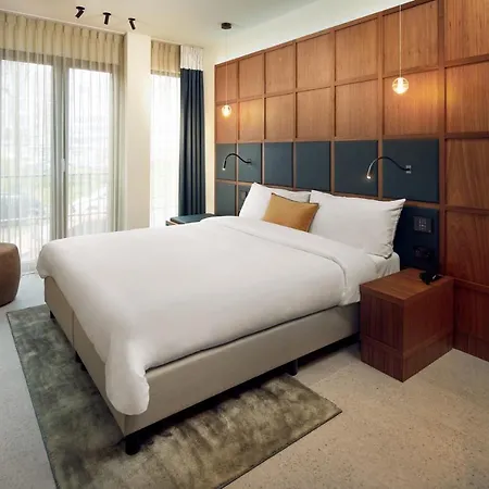 Met Hotel