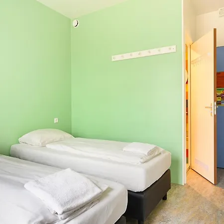 Hans Brinker Hostel