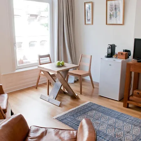 Le Quartier Sonang Bed & Breakfast