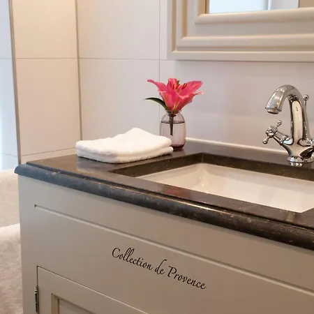 Le Quartier Sonang Bed & Breakfast Amsterdam