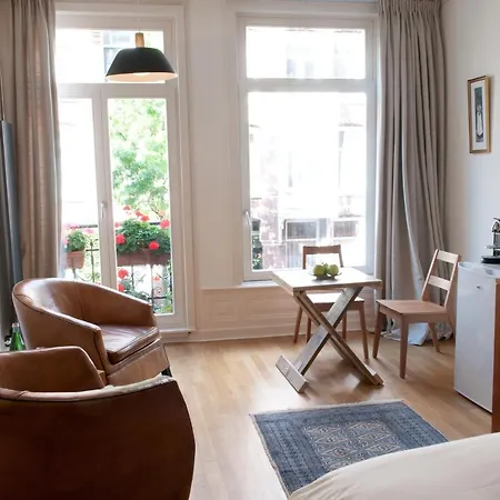 Bed & Breakfast Le Quartier Sonang 3*