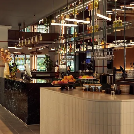 Met Hotel 4*
