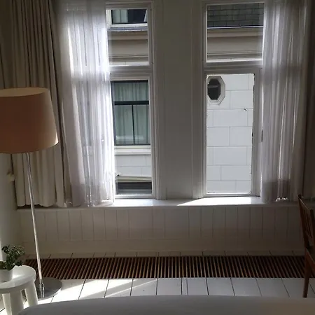 Miauw Suites, Canal View City Centre Bed & Breakfast