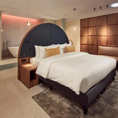 Met Hotel