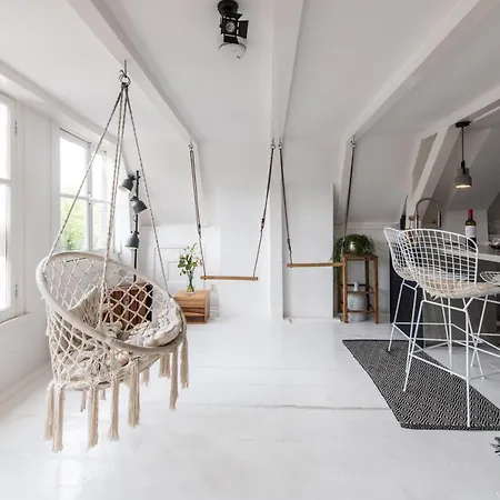 住宿加早餐酒店 Joyjoyjoy The Royalty Ecolicous Design House In A Historic Canalhouse From 1618 With 2 Bedrooms With Top Floor Views Over The Canals 阿姆斯特丹