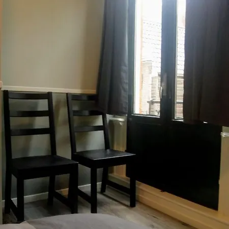 Rum i privatbostad Aldo, Not For Parties, Not A Hotel, With Shared Bathroom, No Kitchen *
