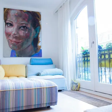 Flo's Atelier - Family B&B
