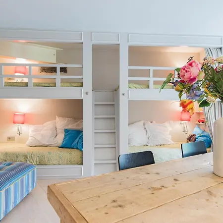 Flo's Atelier - Family B&B