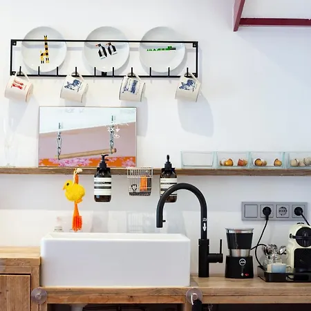 Flo's Atelier - Family B&B