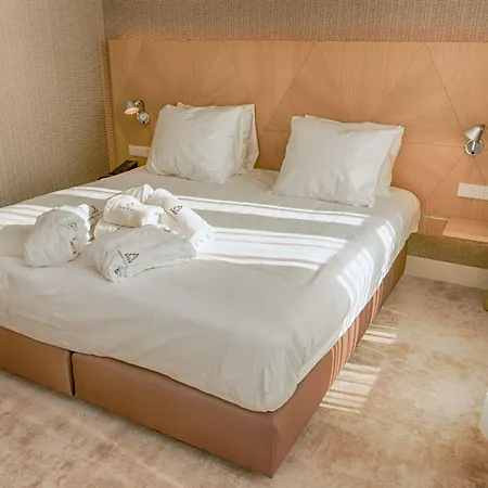 Amadi Panorama Hotel 4*